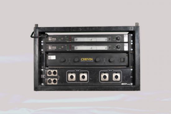 RKM6 Rack amplificateur avec 1 Chevin Q6 + 2 contrôleur M-1A